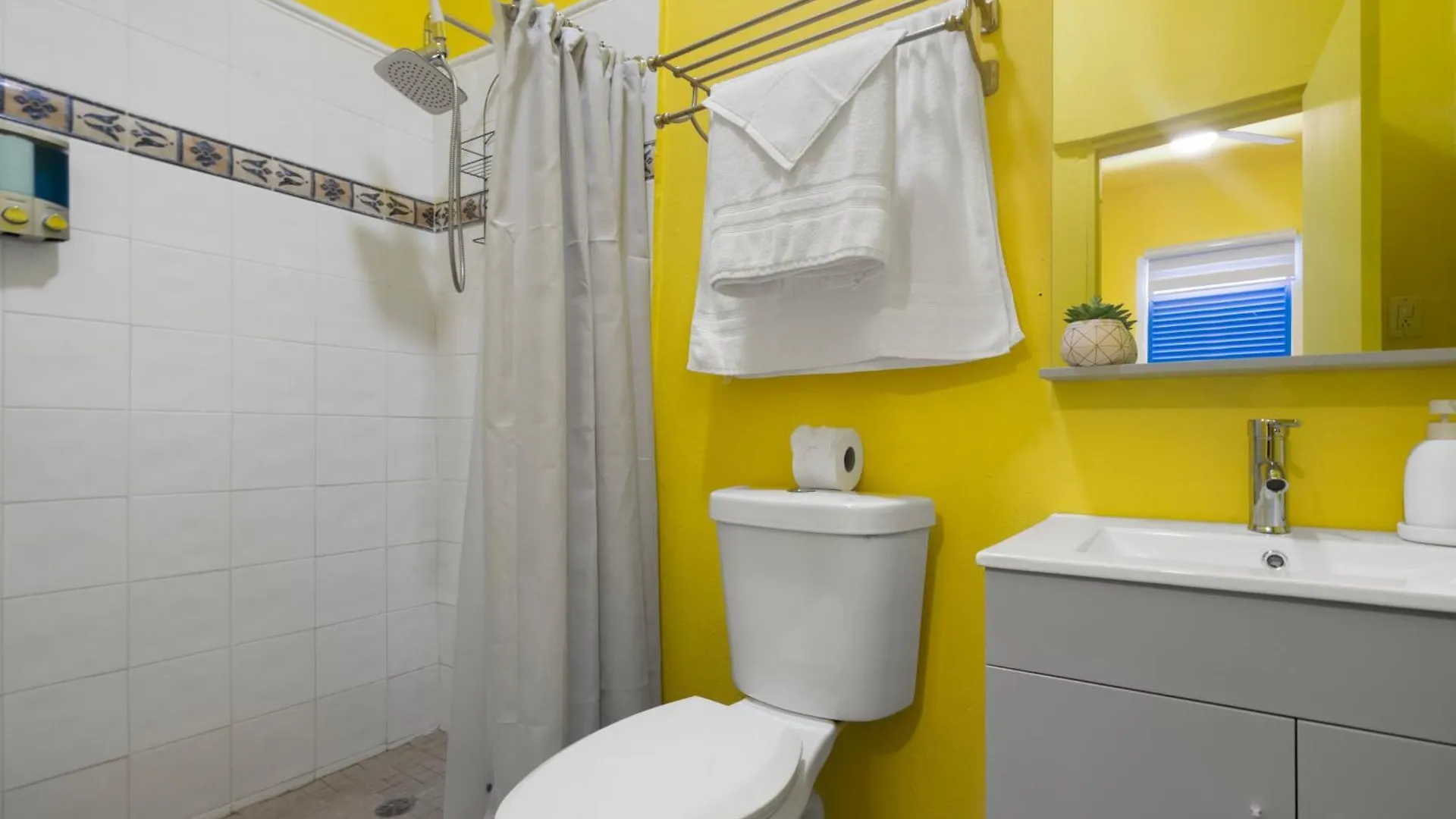 Apartment City View Artistic Studio Close To Everything Mm4 San Juan